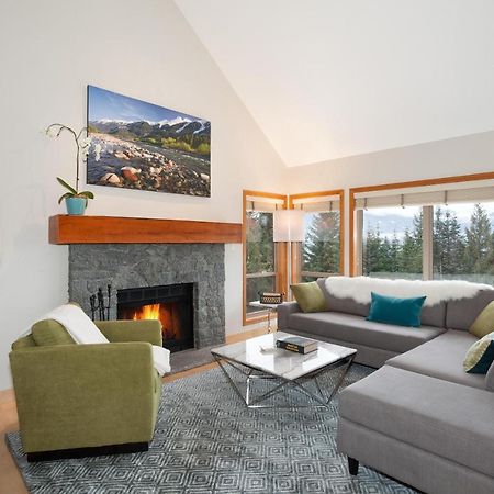 Painted Cliff 11 | Dog Friendly! Ski-In Ski-Out Benchlands Townhome W/ Hot Tub & Fireplace Γουίστλερ Εξωτερικό φωτογραφία