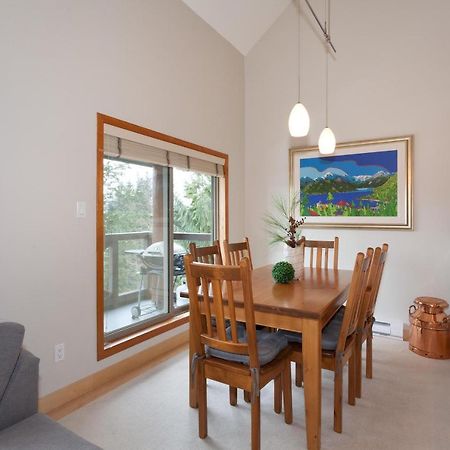Painted Cliff 11 | Dog Friendly! Ski-In Ski-Out Benchlands Townhome W/ Hot Tub & Fireplace Γουίστλερ Εξωτερικό φωτογραφία