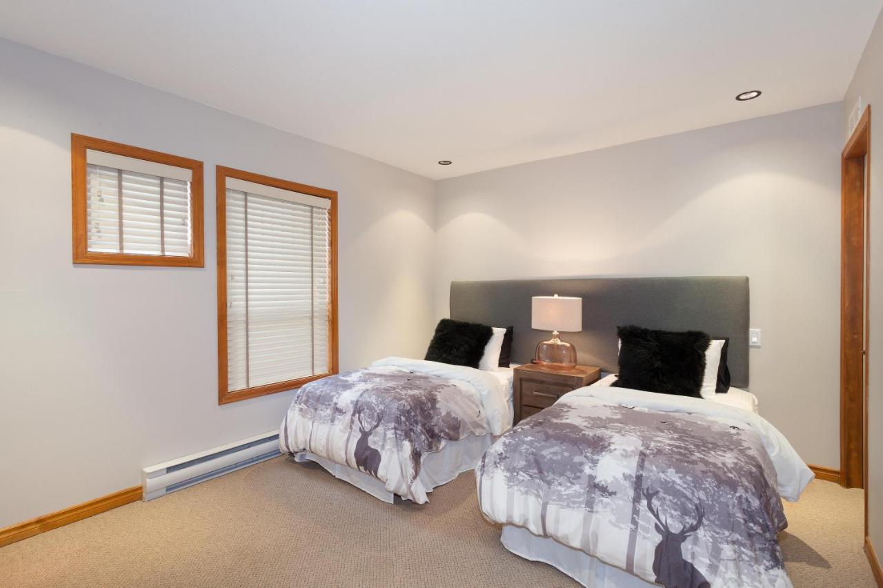 Painted Cliff 11 | Dog Friendly! Ski-In Ski-Out Benchlands Townhome W/ Hot Tub & Fireplace Γουίστλερ Εξωτερικό φωτογραφία