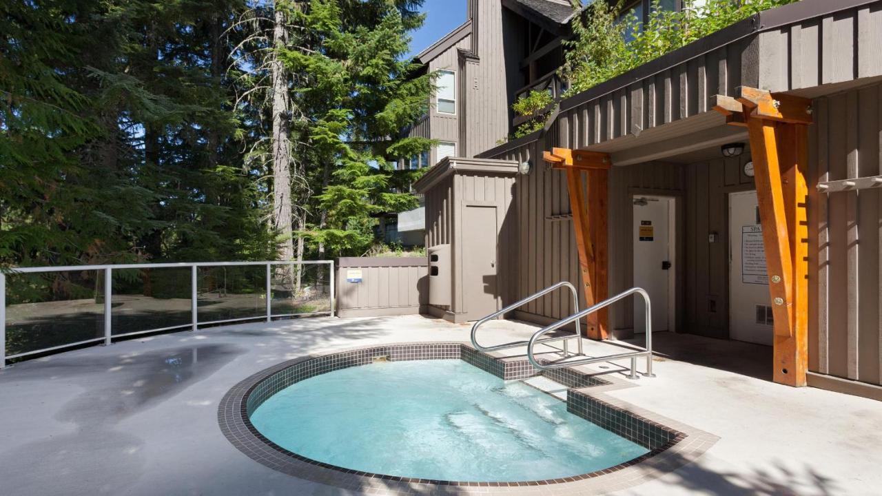 Painted Cliff 11 | Dog Friendly! Ski-In Ski-Out Benchlands Townhome W/ Hot Tub & Fireplace Γουίστλερ Εξωτερικό φωτογραφία