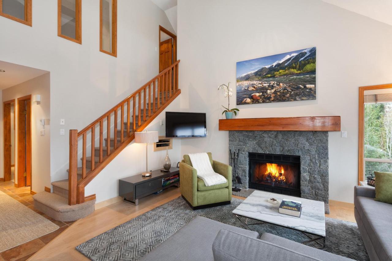 Painted Cliff 11 | Dog Friendly! Ski-In Ski-Out Benchlands Townhome W/ Hot Tub & Fireplace Γουίστλερ Εξωτερικό φωτογραφία