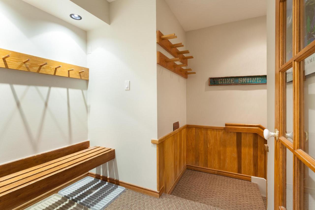 Painted Cliff 11 | Dog Friendly! Ski-In Ski-Out Benchlands Townhome W/ Hot Tub & Fireplace Γουίστλερ Εξωτερικό φωτογραφία